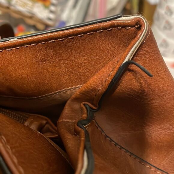 Bueno Brown Shoulder Bag Brown Faux Leather - Picture 16 of 16